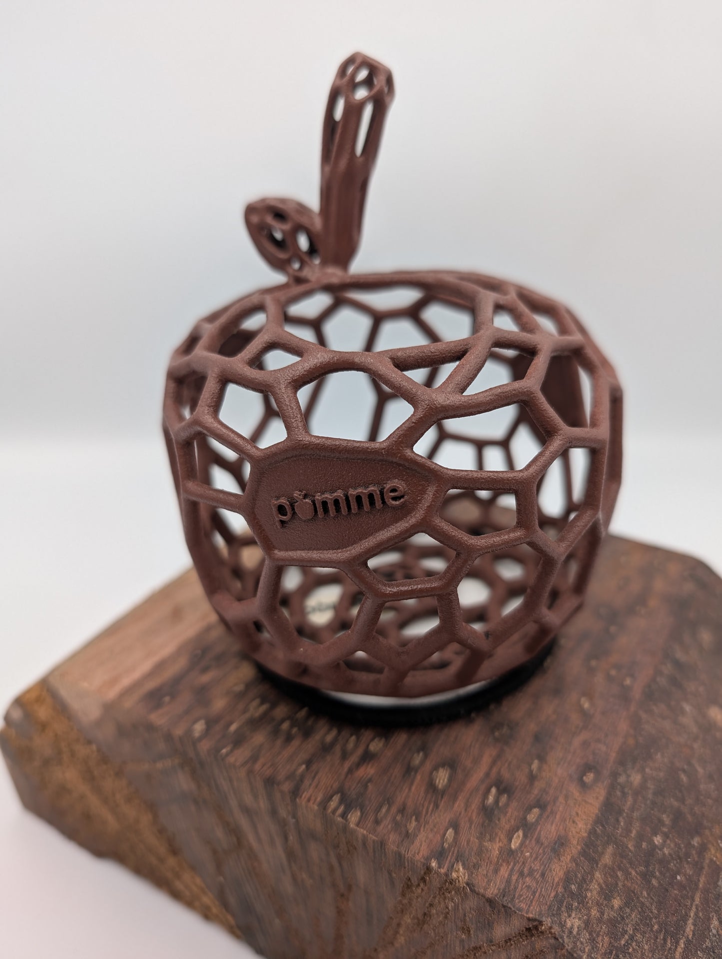 Pomme Plant: Autumn Burgundy